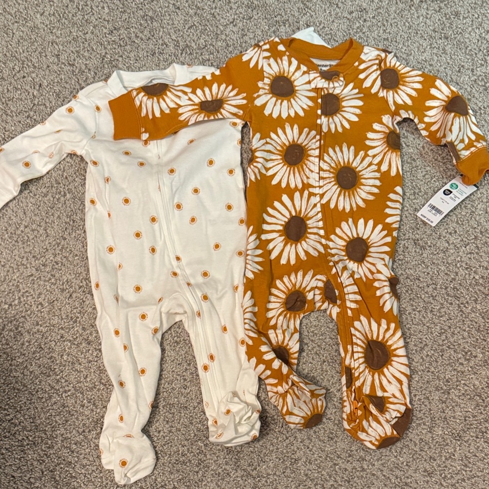 Carter’s Girl Footed Sleepers NWT 9 Months Floral White
